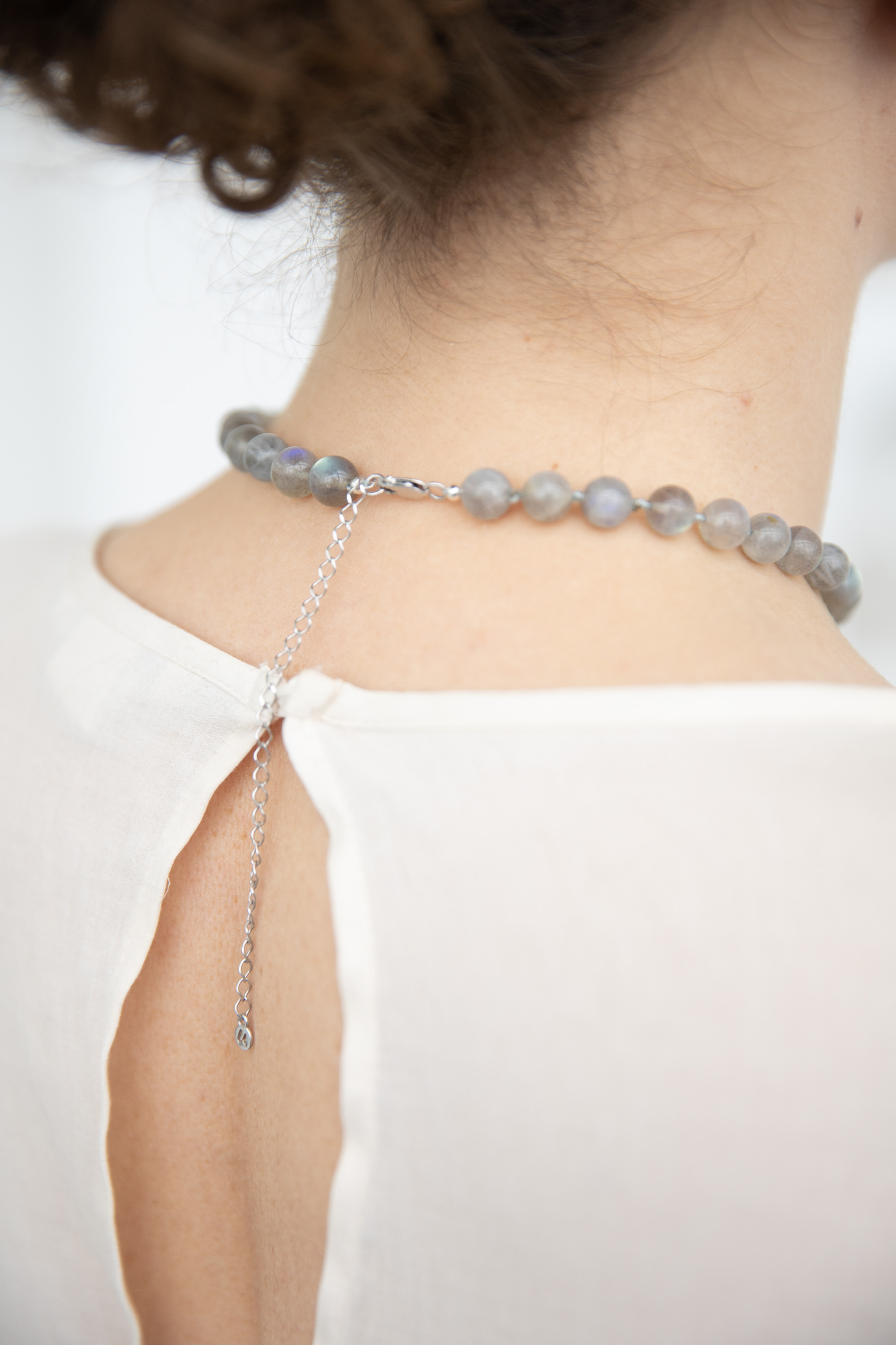 Колье с лабрадором