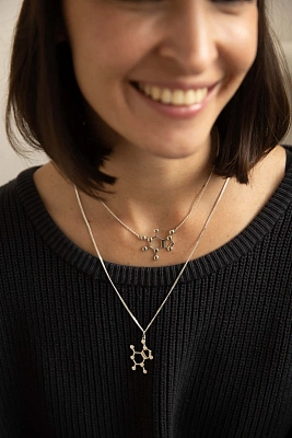 Колье Молекула Кофеина